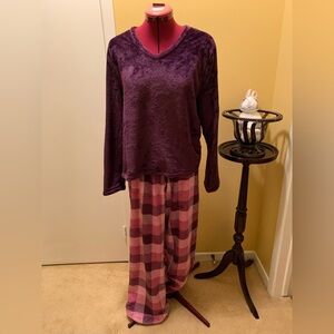 Jasmine Rose Purple Top and Pink/Purple Plaid Women's Plush 2 pc Pajama Set NWOT